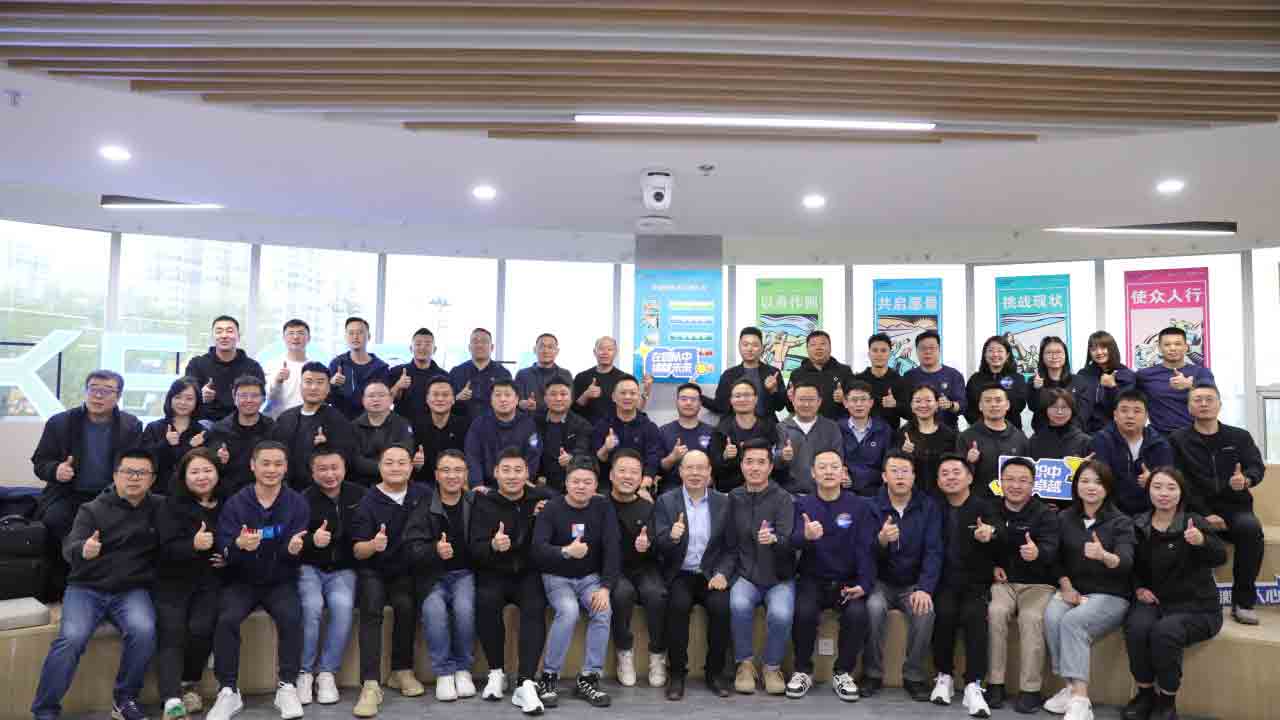 1736758529131268.jpg 贝壳-合影-1.jpg